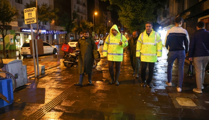 Başkan Çakın, yoğun yağış nedeniyle yaşanan sorunlara karşı sahada çalışma yaptı