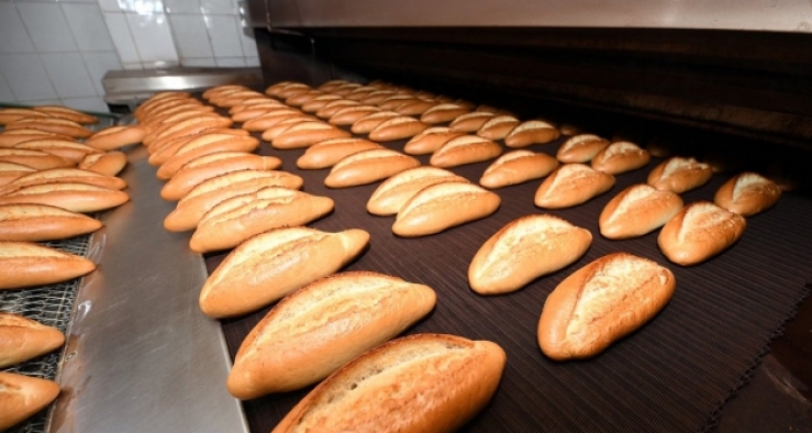 Uşak'ta fırınlarda kilosu 19 TL olan ekmek, Halk Ekmek'te 7 TL 70 kuruşa satılıyor